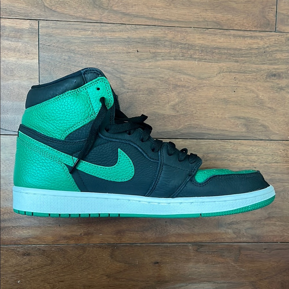 Nike Air Jordan 1 Retro High OG Pine Green 2.0